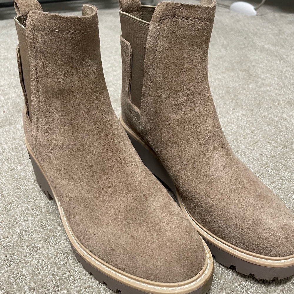 Dolce Vita Haddie Wedge Chelsea Boots
